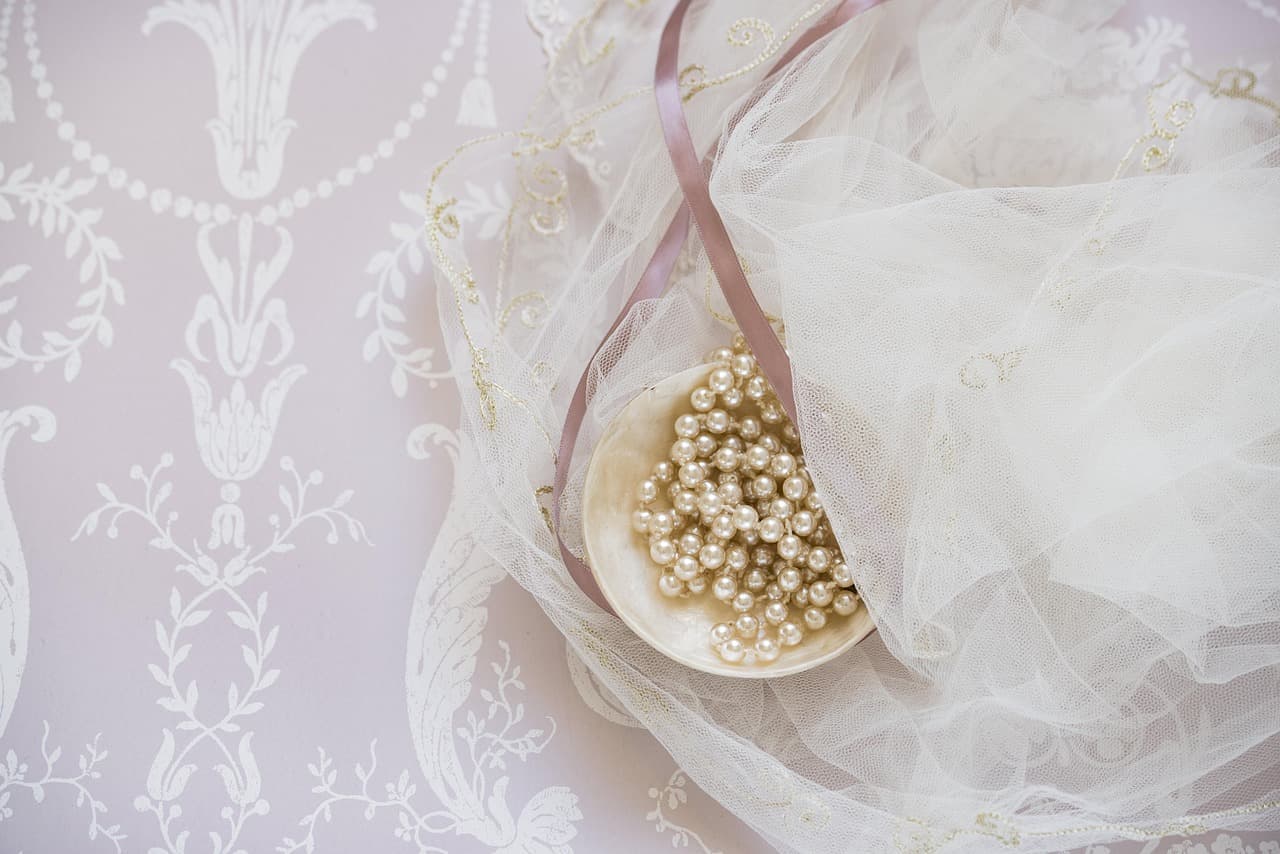 The Ultimate Guide to Wedding Accessories for Brides